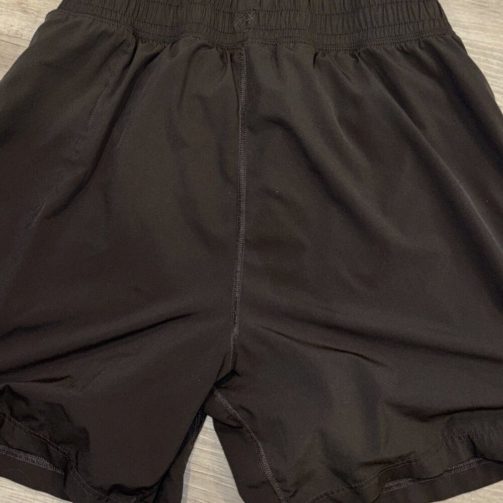Rhone Gray Mens Gray Athletic Shorts sz Med